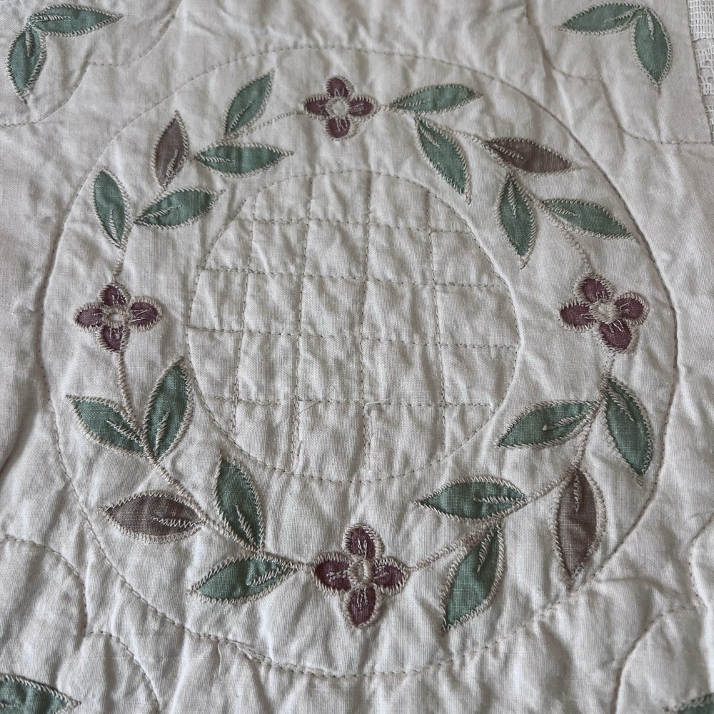 Vintage Quilt Embroidery Botanical Lace Flowers 81"x83" Set With 3 Pillow Covers - Picture 8 of 16